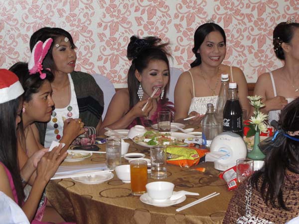 งานปีใหม่สำนักงานคณะศึกษาศาสตร์ ประจำปี พ.ศ.2555 ภาพที่ 176