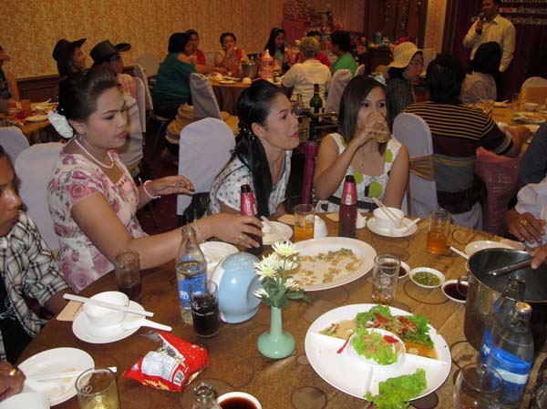 งานปีใหม่สำนักงานคณะศึกษาศาสตร์ ประจำปี พ.ศ.2555 ภาพที่ 181