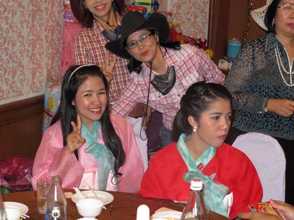 งานปีใหม่สำนักงานคณะศึกษาศาสตร์ ประจำปี พ.ศ.2555 ภาพที่ 187