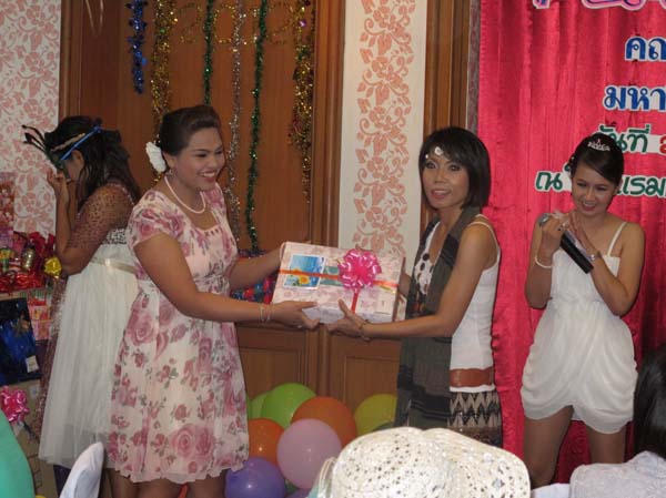 งานปีใหม่สำนักงานคณะศึกษาศาสตร์ ประจำปี พ.ศ.2555 ภาพที่ 200