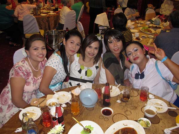 งานปีใหม่สำนักงานคณะศึกษาศาสตร์ ประจำปี พ.ศ.2555 ภาพที่ 221