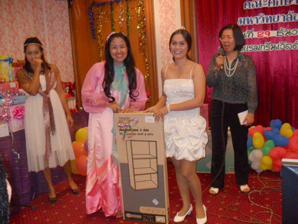 งานปีใหม่สำนักงานคณะศึกษาศาสตร์ ประจำปี พ.ศ.2555 ภาพที่ 265
