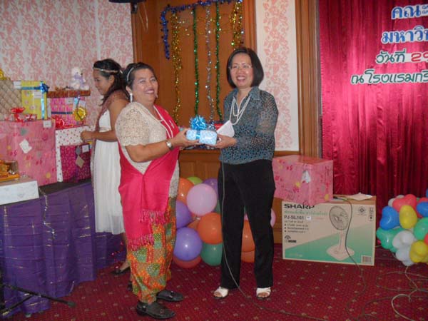 งานปีใหม่สำนักงานคณะศึกษาศาสตร์ ประจำปี พ.ศ.2555 ภาพที่ 267