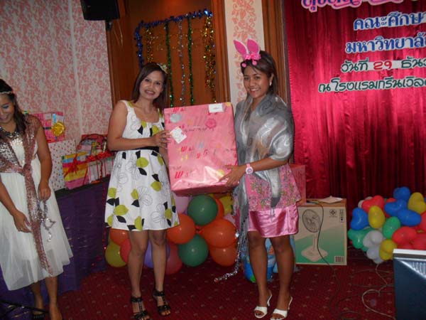 งานปีใหม่สำนักงานคณะศึกษาศาสตร์ ประจำปี พ.ศ.2555 ภาพที่ 271