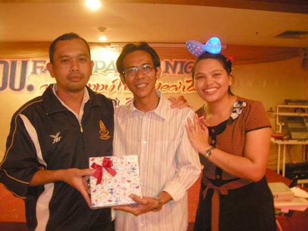 EDU. fancy party night งานเลี้ยงฉลองปีใหม่ พ.ศ.2556 สำนักงานคณะศึกษาศาสตร์ ภาพที่ 14