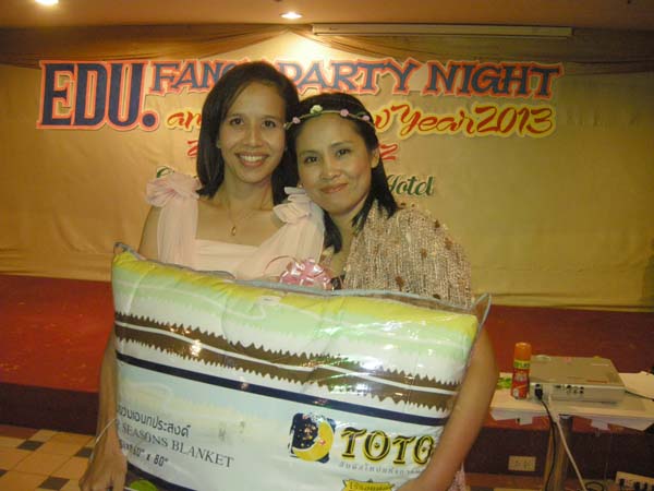 EDU. fancy party night งานเลี้ยงฉลองปีใหม่ พ.ศ.2556 สำนักงานคณะศึกษาศาสตร์ ภาพที่ 18