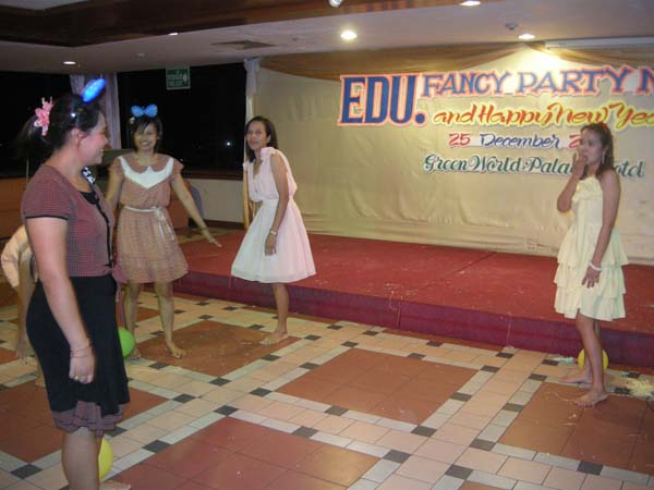 EDU. fancy party night งานเลี้ยงฉลองปีใหม่ พ.ศ.2556 สำนักงานคณะศึกษาศาสตร์ ภาพที่ 19