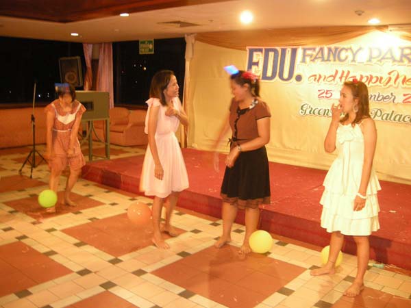 EDU. fancy party night งานเลี้ยงฉลองปีใหม่ พ.ศ.2556 สำนักงานคณะศึกษาศาสตร์ ภาพที่ 20