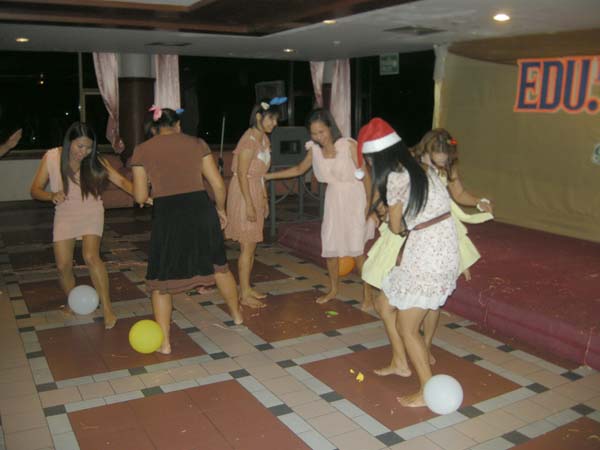 EDU. fancy party night งานเลี้ยงฉลองปีใหม่ พ.ศ.2556 สำนักงานคณะศึกษาศาสตร์ ภาพที่ 23