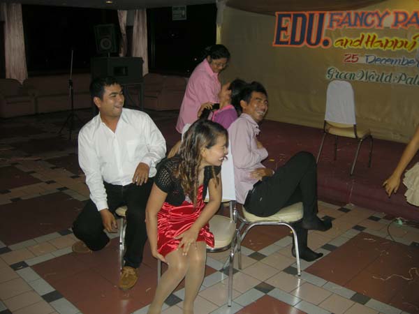 EDU. fancy party night งานเลี้ยงฉลองปีใหม่ พ.ศ.2556 สำนักงานคณะศึกษาศาสตร์ ภาพที่ 25