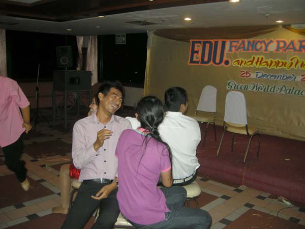 EDU. fancy party night งานเลี้ยงฉลองปีใหม่ พ.ศ.2556 สำนักงานคณะศึกษาศาสตร์ ภาพที่ 27