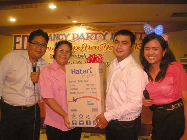 EDU. fancy party night งานเลี้ยงฉลองปีใหม่ พ.ศ.2556 สำนักงานคณะศึกษาศาสตร์ ภาพที่ 36