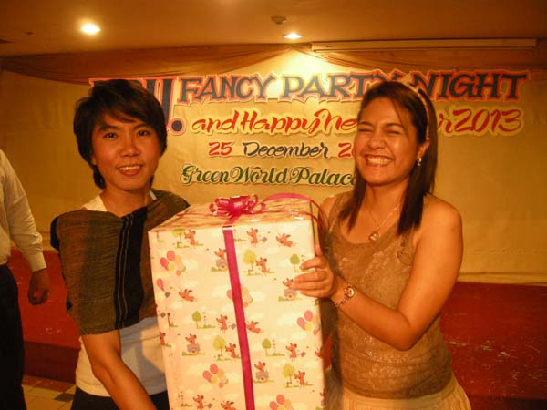 EDU. fancy party night งานเลี้ยงฉลองปีใหม่ พ.ศ.2556 สำนักงานคณะศึกษาศาสตร์ ภาพที่ 52
