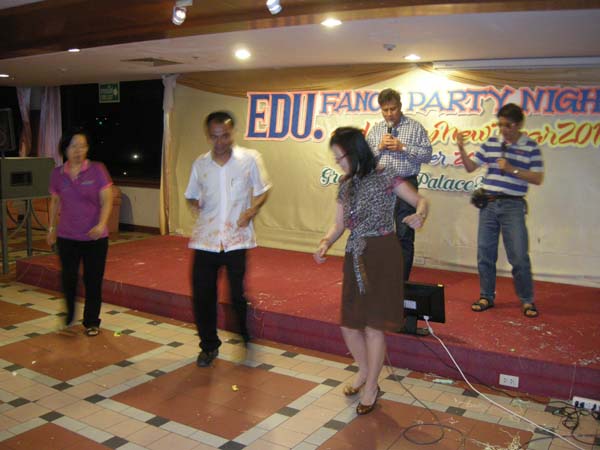 EDU. fancy party night งานเลี้ยงฉลองปีใหม่ พ.ศ.2556 สำนักงานคณะศึกษาศาสตร์ ภาพที่ 59