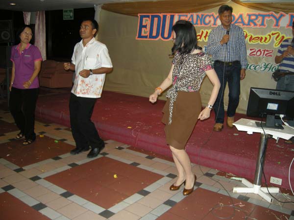EDU. fancy party night งานเลี้ยงฉลองปีใหม่ พ.ศ.2556 สำนักงานคณะศึกษาศาสตร์ ภาพที่ 66