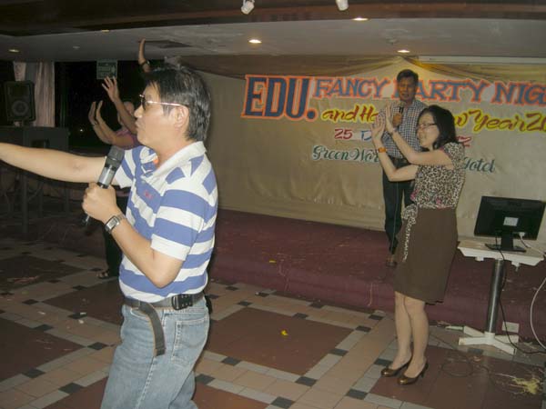 EDU. fancy party night งานเลี้ยงฉลองปีใหม่ พ.ศ.2556 สำนักงานคณะศึกษาศาสตร์ ภาพที่ 73
