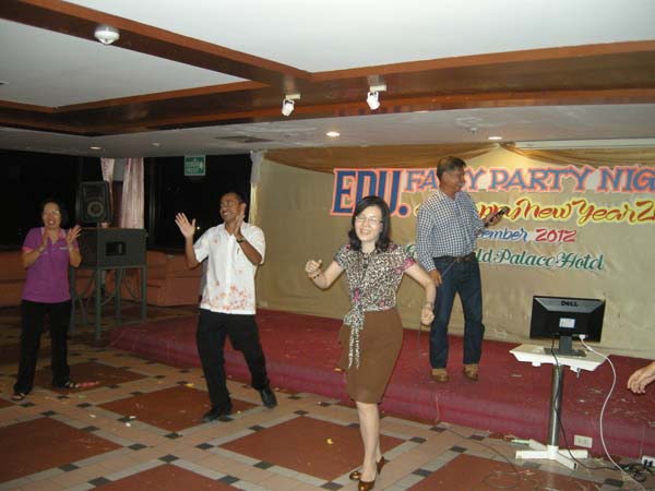 EDU. fancy party night งานเลี้ยงฉลองปีใหม่ พ.ศ.2556 สำนักงานคณะศึกษาศาสตร์ ภาพที่ 74