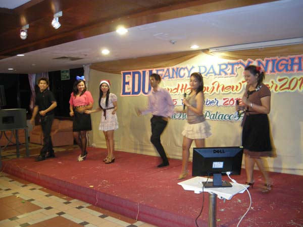 EDU. fancy party night งานเลี้ยงฉลองปีใหม่ พ.ศ.2556 สำนักงานคณะศึกษาศาสตร์ ภาพที่ 78
