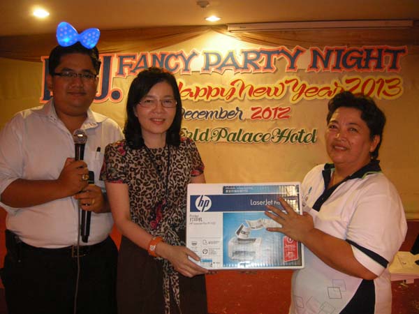 EDU. fancy party night งานเลี้ยงฉลองปีใหม่ พ.ศ.2556 สำนักงานคณะศึกษาศาสตร์ ภาพที่ 80