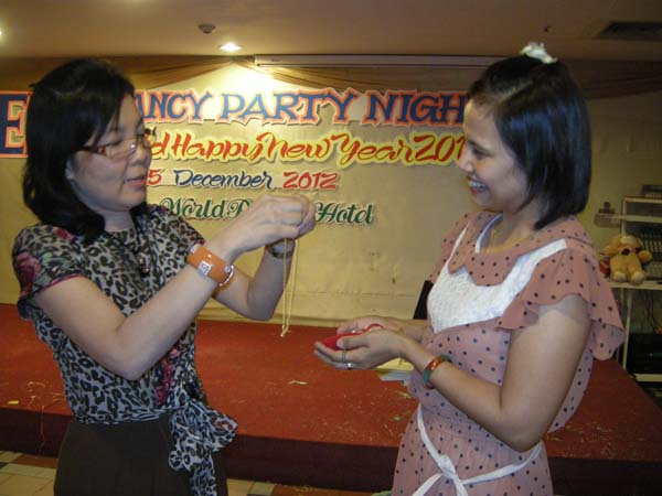 EDU. fancy party night งานเลี้ยงฉลองปีใหม่ พ.ศ.2556 สำนักงานคณะศึกษาศาสตร์ ภาพที่ 85