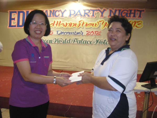 EDU. fancy party night งานเลี้ยงฉลองปีใหม่ พ.ศ.2556 สำนักงานคณะศึกษาศาสตร์ ภาพที่ 91