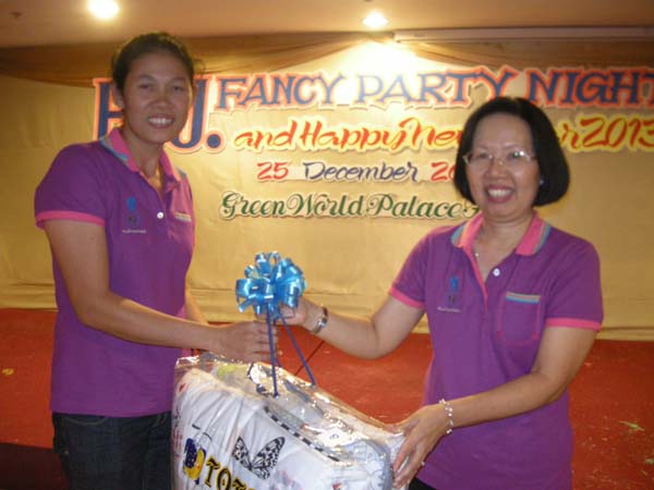EDU. fancy party night งานเลี้ยงฉลองปีใหม่ พ.ศ.2556 สำนักงานคณะศึกษาศาสตร์ ภาพที่ 99