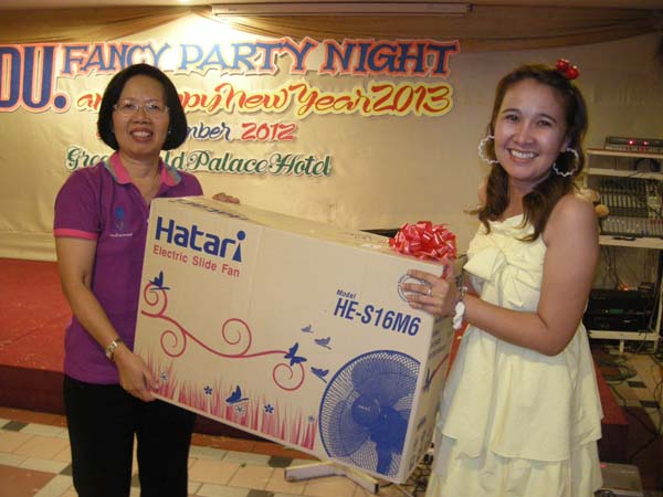 EDU. fancy party night งานเลี้ยงฉลองปีใหม่ พ.ศ.2556 สำนักงานคณะศึกษาศาสตร์ ภาพที่ 100