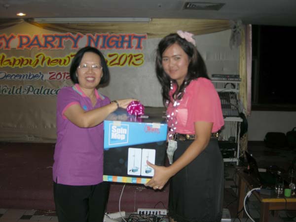 EDU. fancy party night งานเลี้ยงฉลองปีใหม่ พ.ศ.2556 สำนักงานคณะศึกษาศาสตร์ ภาพที่ 103