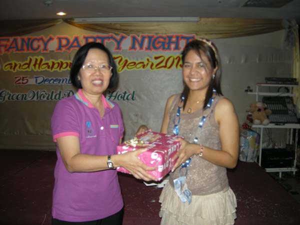 EDU. fancy party night งานเลี้ยงฉลองปีใหม่ พ.ศ.2556 สำนักงานคณะศึกษาศาสตร์ ภาพที่ 115