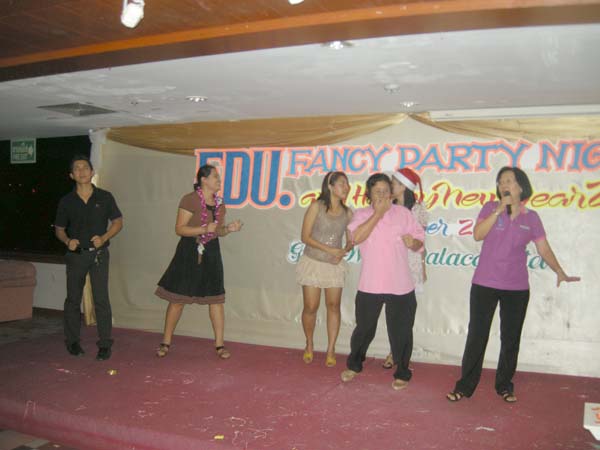 EDU. fancy party night งานเลี้ยงฉลองปีใหม่ พ.ศ.2556 สำนักงานคณะศึกษาศาสตร์ ภาพที่ 117