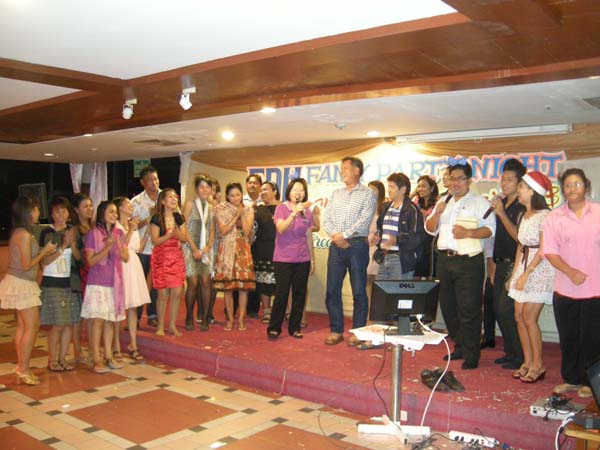 EDU. fancy party night งานเลี้ยงฉลองปีใหม่ พ.ศ.2556 สำนักงานคณะศึกษาศาสตร์ ภาพที่ 122