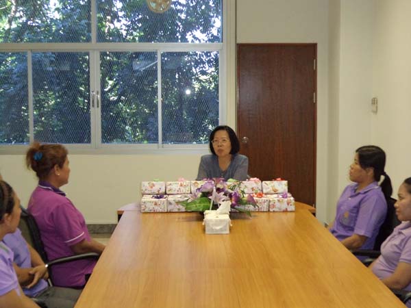 กิจกรรมมอบของขวัญปีใหม่แก่บุคลากรฝ่ายอาคารสถานที่ ปี 2556 ภาพที่ 4
