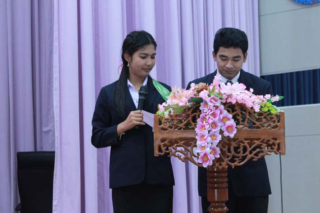 วันพฤหัสบดี ที่ 14 กุมภาพันธ์ 2556 อาจารย์เกษม สุริยกัณฑ์ คณบดีคณะศึกษาศาสตร์ เป็นประธานในพิธีเปิด โครงการ "เยาวชนสงขลา หัวใจพลเมือง" โดยมีอาจารย์ฐากร สิทธิโชค ประธานหลักสูตรการศึกษาบัณฑิต สาขาสังคมศึกษากล่าวรายงานความเป็นมาในการจัดโครงการดังกล่าว พร้อมด้วยนิสิตสาขาสังคมศึกษาให้การต้อนรับอีกด้วย ณ หอประชุมปาริชาต มหาวิทยาลัยทักษิณ วิทยาเขตสงขลา