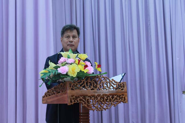 วันพฤหัสบดี ที่ 14 กุมภาพันธ์ 2556 อาจารย์เกษม สุริยกัณฑ์ คณบดีคณะศึกษาศาสตร์ เป็นประธานในพิธีเปิด โครงการ "เยาวชนสงขลา หัวใจพลเมือง" โดยมีอาจารย์ฐากร สิทธิโชค ประธานหลักสูตรการศึกษาบัณฑิต สาขาสังคมศึกษากล่าวรายงานความเป็นมาในการจัดโครงการดังกล่าว พร้อมด้วยนิสิตสาขาสังคมศึกษาให้การต้อนรับอีกด้วย ณ หอประชุมปาริชาต มหาวิทยาลัยทักษิณ วิทยาเขตสงขลา ภาพที่ 6