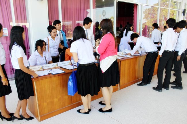 โครงการพัฒนาบุคลิกภาพของการเป็นครูวันเสาร์ที่ 26 มกราคม 2556 ณ หอประชุมปาริชาต มหาวิทยาลัยทักษิณ โดย รศ.มัณฑรา ธรรมบุศย์ : วิทยากร ภาพที่ 3