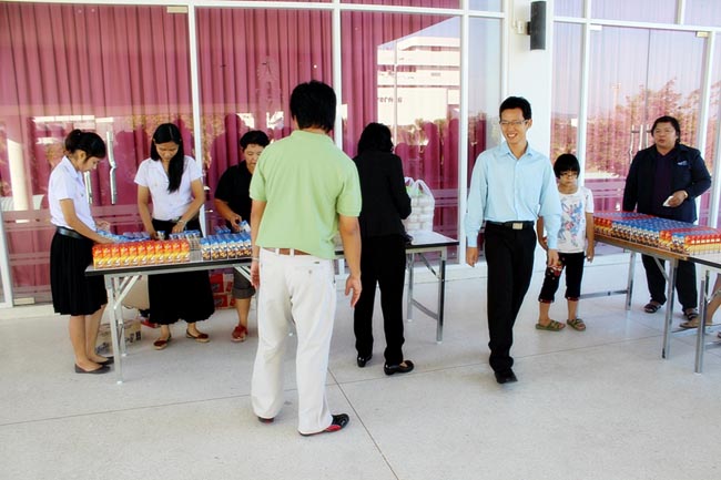 โครงการพัฒนาบุคลิกภาพของการเป็นครูวันเสาร์ที่ 26 มกราคม 2556 ณ หอประชุมปาริชาต มหาวิทยาลัยทักษิณ โดย รศ.มัณฑรา ธรรมบุศย์ : วิทยากร ภาพที่ 28