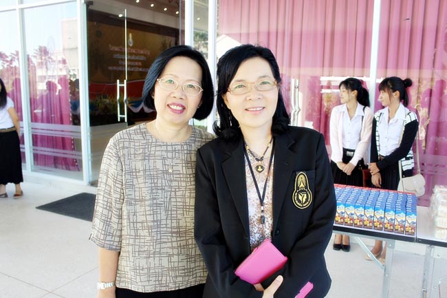 โครงการพัฒนาบุคลิกภาพของการเป็นครูวันเสาร์ที่ 26 มกราคม 2556 ณ หอประชุมปาริชาต มหาวิทยาลัยทักษิณ โดย รศ.มัณฑรา ธรรมบุศย์ : วิทยากร ภาพที่ 33