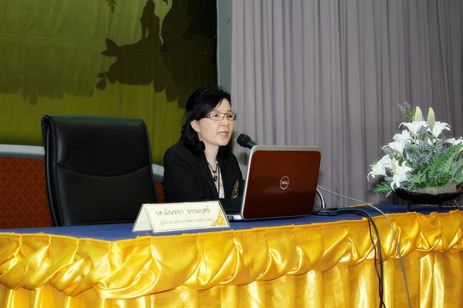 โครงการพัฒนาบุคลิกภาพของการเป็นครูวันเสาร์ที่ 26 มกราคม 2556 ณ หอประชุมปาริชาต มหาวิทยาลัยทักษิณ โดย รศ.มัณฑรา ธรรมบุศย์ : วิทยากร ภาพที่ 45