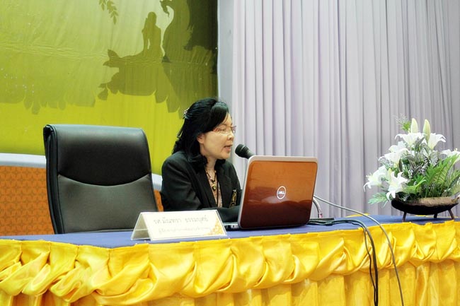 โครงการพัฒนาบุคลิกภาพของการเป็นครูวันเสาร์ที่ 26 มกราคม 2556 ณ หอประชุมปาริชาต มหาวิทยาลัยทักษิณ โดย รศ.มัณฑรา ธรรมบุศย์ : วิทยากร ภาพที่ 46