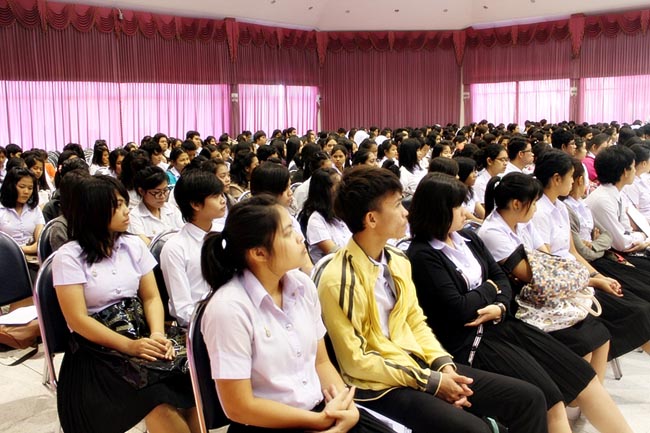 โครงการพัฒนาบุคลิกภาพของการเป็นครูวันเสาร์ที่ 26 มกราคม 2556 ณ หอประชุมปาริชาต มหาวิทยาลัยทักษิณ โดย รศ.มัณฑรา ธรรมบุศย์ : วิทยากร ภาพที่ 53