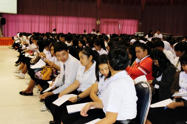 โครงการพัฒนาบุคลิกภาพของการเป็นครูวันเสาร์ที่ 26 มกราคม 2556 ณ หอประชุมปาริชาต มหาวิทยาลัยทักษิณ โดย รศ.มัณฑรา ธรรมบุศย์ : วิทยากร ภาพที่ 62