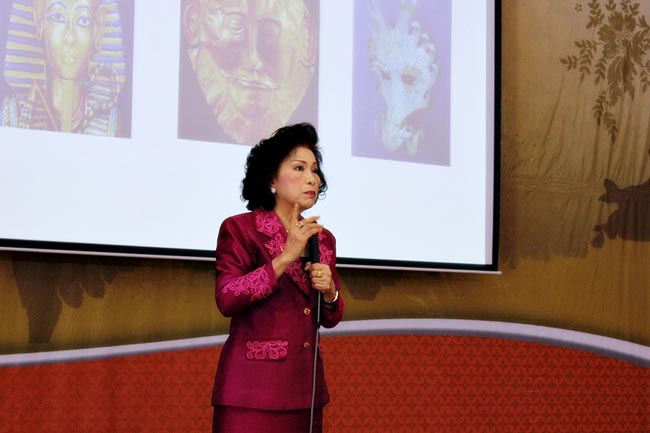 โครงการพัฒนาบุคลิกภาพของการเป็นครูวันเสาร์ที่ 26 มกราคม 2556 ณ หอประชุมปาริชาต มหาวิทยาลัยทักษิณ โดย รศ.มัณฑรา ธรรมบุศย์ : วิทยากร ภาพที่ 71