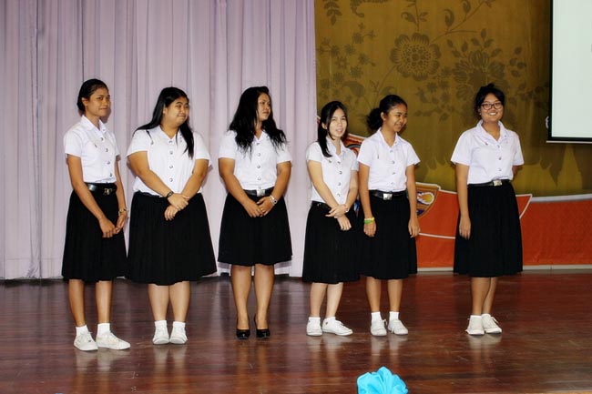 โครงการพัฒนาบุคลิกภาพของการเป็นครูวันเสาร์ที่ 26 มกราคม 2556 ณ หอประชุมปาริชาต มหาวิทยาลัยทักษิณ โดย รศ.มัณฑรา ธรรมบุศย์ : วิทยากร ภาพที่ 77