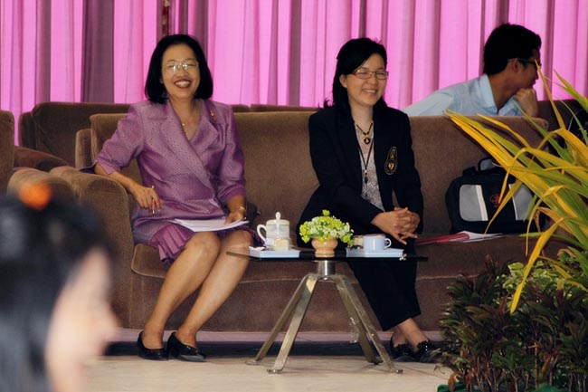 โครงการพัฒนาบุคลิกภาพของการเป็นครูวันเสาร์ที่ 26 มกราคม 2556 ณ หอประชุมปาริชาต มหาวิทยาลัยทักษิณ โดย รศ.มัณฑรา ธรรมบุศย์ : วิทยากร ภาพที่ 88