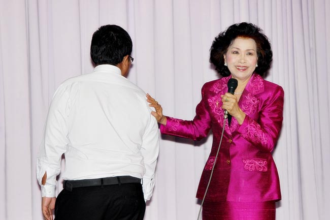 โครงการพัฒนาบุคลิกภาพของการเป็นครูวันเสาร์ที่ 26 มกราคม 2556 ณ หอประชุมปาริชาต มหาวิทยาลัยทักษิณ โดย รศ.มัณฑรา ธรรมบุศย์ : วิทยากร ภาพที่ 91