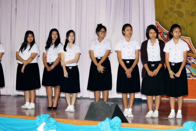 โครงการพัฒนาบุคลิกภาพของการเป็นครูวันเสาร์ที่ 26 มกราคม 2556 ณ หอประชุมปาริชาต มหาวิทยาลัยทักษิณ โดย รศ.มัณฑรา ธรรมบุศย์ : วิทยากร ภาพที่ 100