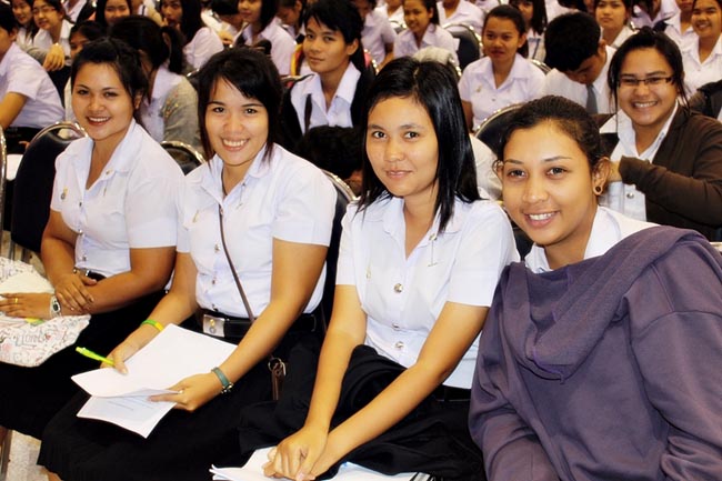 โครงการพัฒนาบุคลิกภาพของการเป็นครูวันเสาร์ที่ 26 มกราคม 2556 ณ หอประชุมปาริชาต มหาวิทยาลัยทักษิณ โดย รศ.มัณฑรา ธรรมบุศย์ : วิทยากร ภาพที่ 106