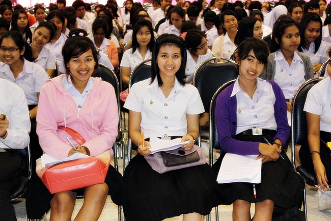 โครงการพัฒนาบุคลิกภาพของการเป็นครูวันเสาร์ที่ 26 มกราคม 2556 ณ หอประชุมปาริชาต มหาวิทยาลัยทักษิณ โดย รศ.มัณฑรา ธรรมบุศย์ : วิทยากร ภาพที่ 107