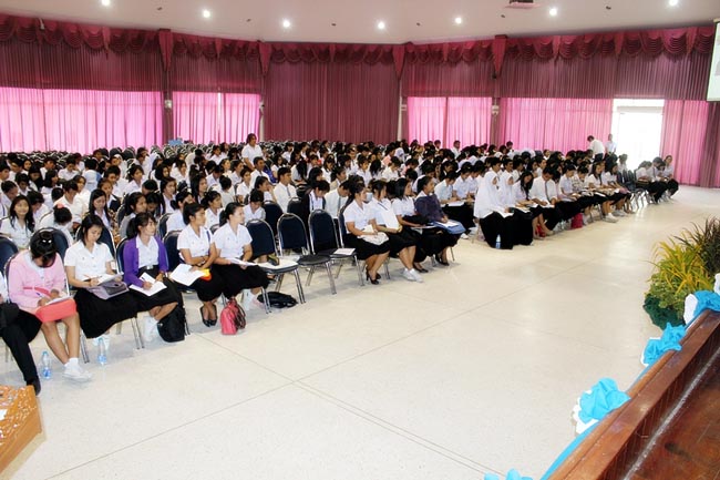 โครงการพัฒนาบุคลิกภาพของการเป็นครูวันเสาร์ที่ 26 มกราคม 2556 ณ หอประชุมปาริชาต มหาวิทยาลัยทักษิณ โดย รศ.มัณฑรา ธรรมบุศย์ : วิทยากร ภาพที่ 113