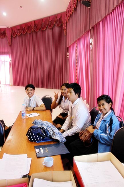 โครงการพัฒนาบุคลิกภาพของการเป็นครูวันเสาร์ที่ 26 มกราคม 2556 ณ หอประชุมปาริชาต มหาวิทยาลัยทักษิณ โดย รศ.มัณฑรา ธรรมบุศย์ : วิทยากร ภาพที่ 116